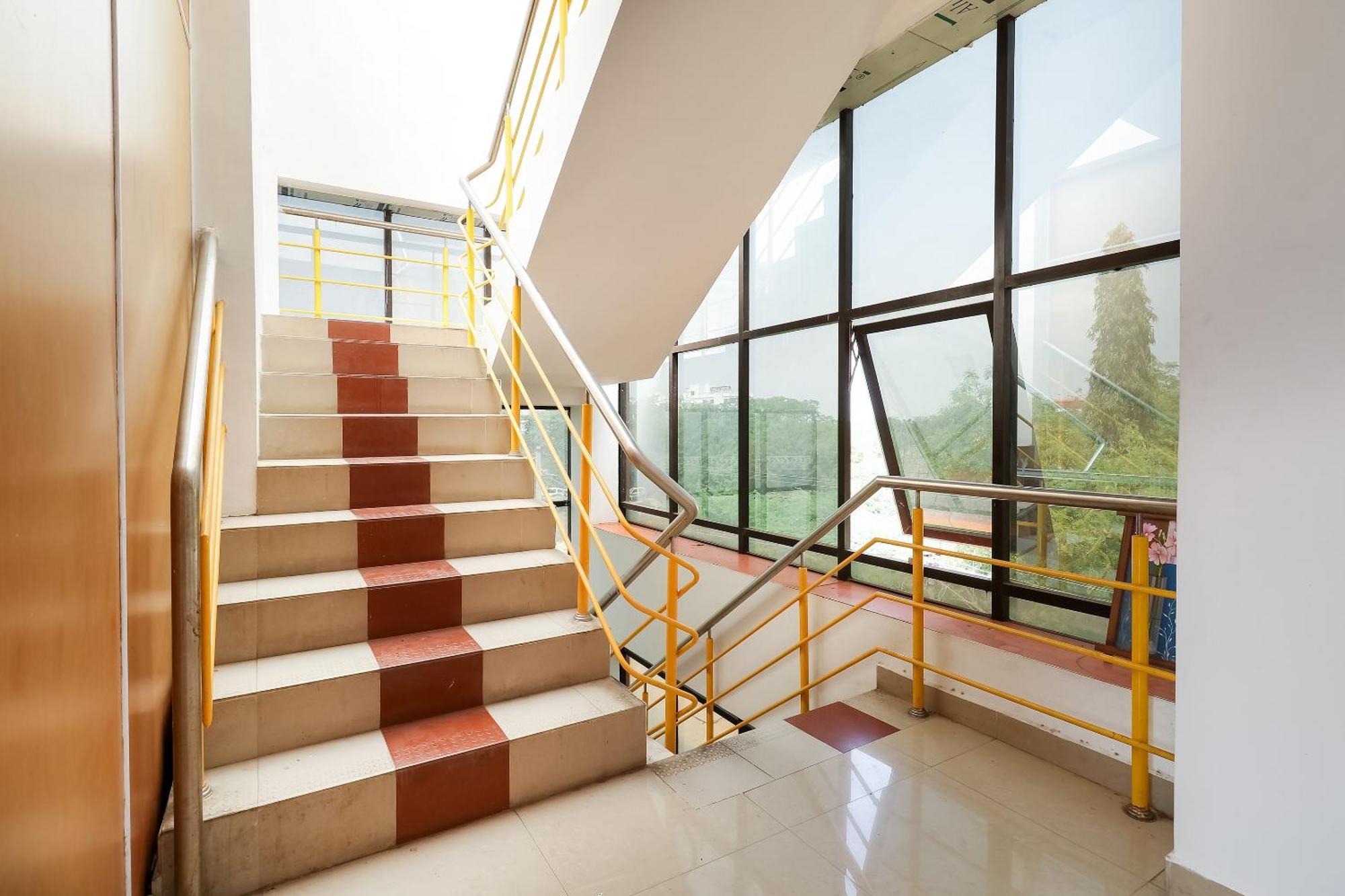 Super Hotel O Rj Tower Tallākulam Extérieur photo